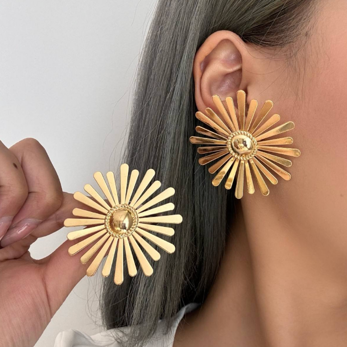 Élan Fleur™ Gold-Plated Sculptural Floral Earrings