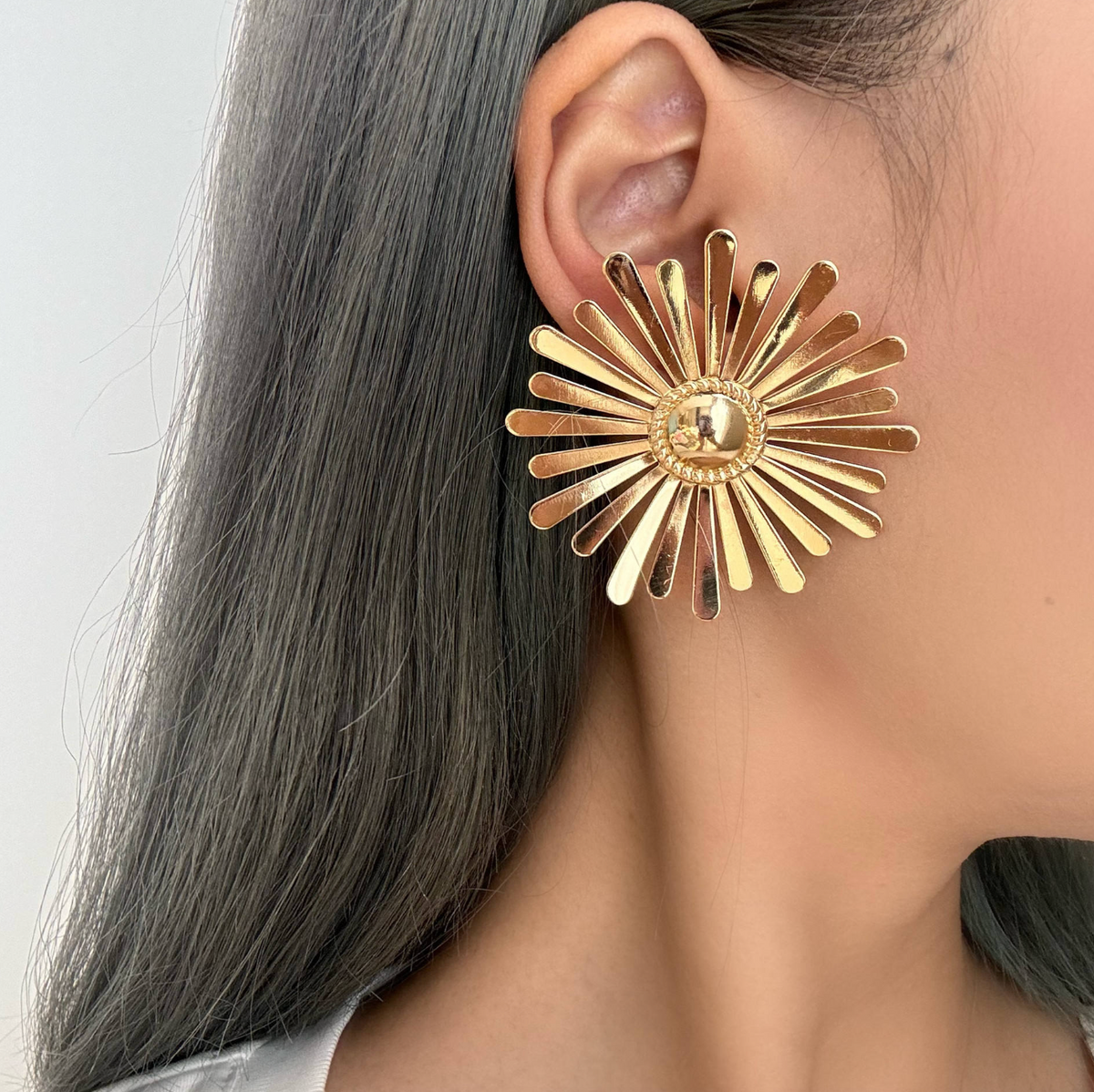 Élan Fleur™ Gold-Plated Sculptural Floral Earrings